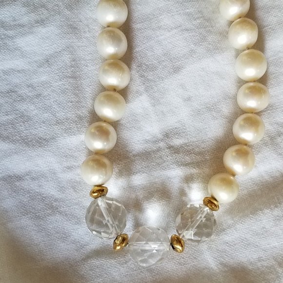 Pearls with Lucite Clear Necklace Earrings Set💋💋 - Picture 11 of 11
